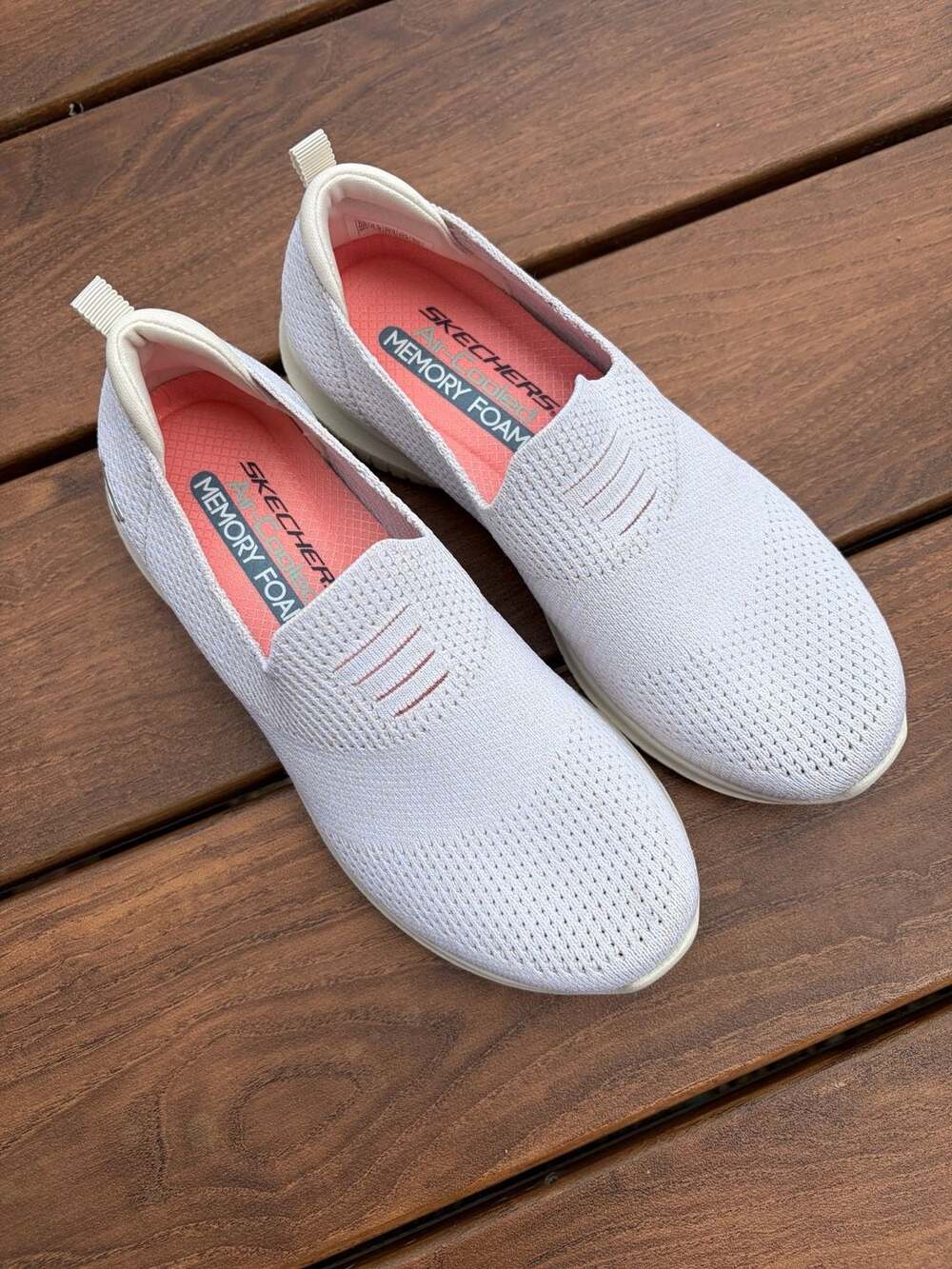 New Skechers Air-Cooled Memory Foam Knit Slip-On Walking Sneakers Size 6.5